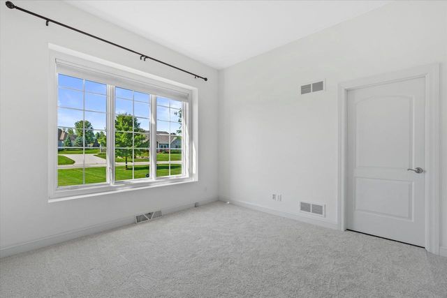 N37W22910 Wyndemere DRIVE, Pewaukee, WI 53072