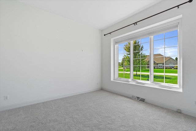 N37W22910 Wyndemere DRIVE, Pewaukee, WI 53072