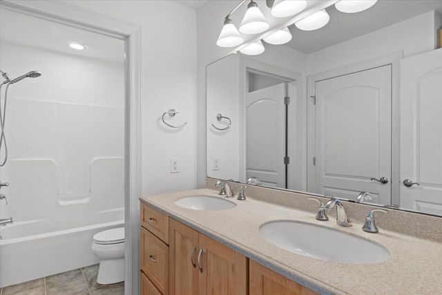 N37W22910 Wyndemere DRIVE, Pewaukee, WI 53072