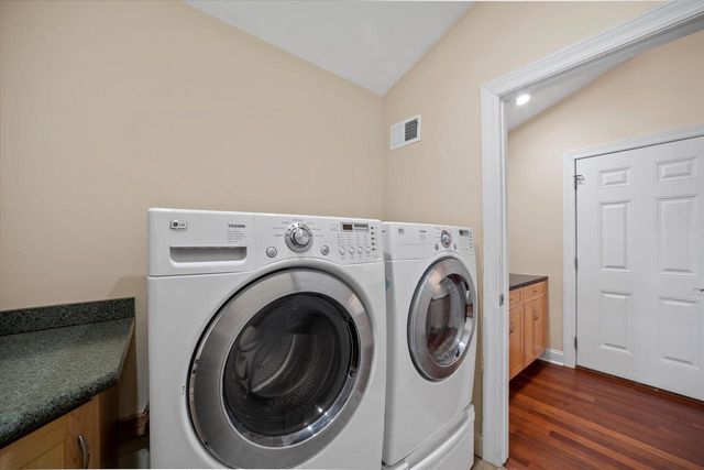 N37W22910 Wyndemere DRIVE, Pewaukee, WI 53072