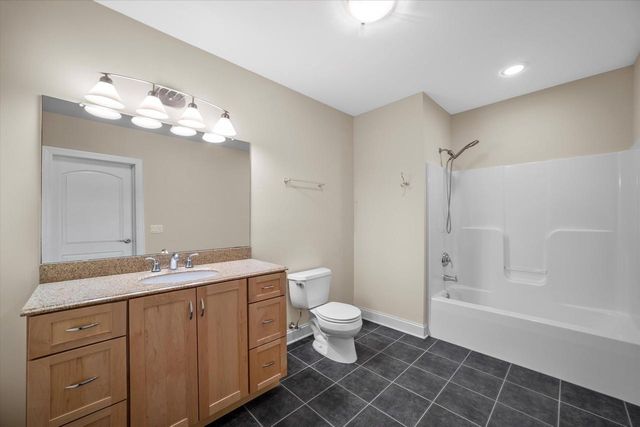 N37W22910 Wyndemere DRIVE, Pewaukee, WI 53072