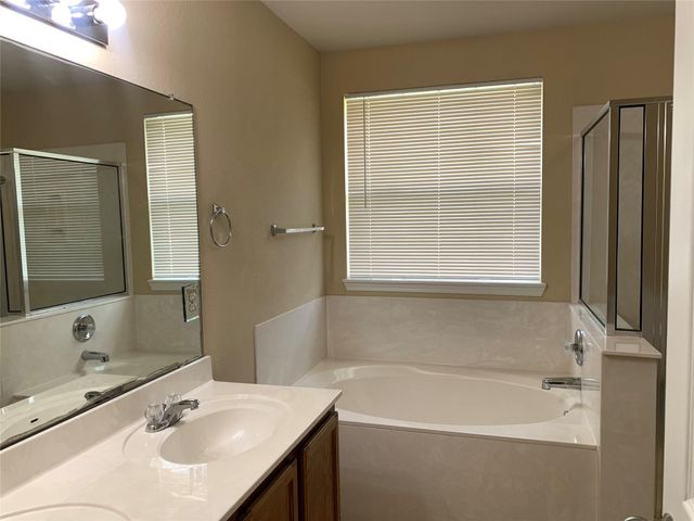 2338 Green Meadows LN, Buda, TX 78610