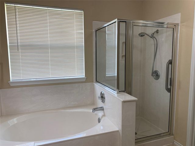 2338 Green Meadows LN, Buda, TX 78610