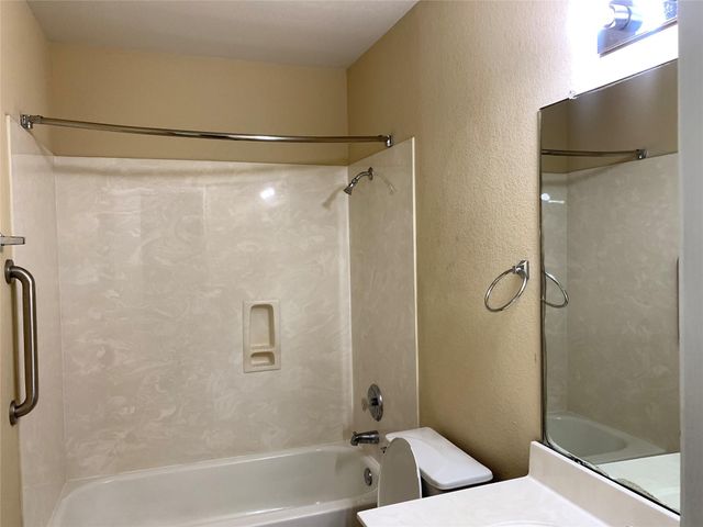 2338 Green Meadows LN, Buda, TX 78610