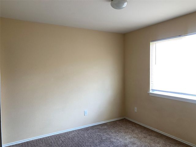 2338 Green Meadows LN, Buda, TX 78610