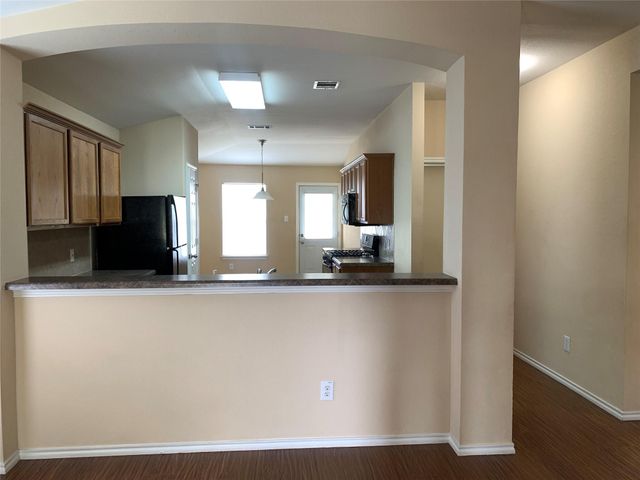 2338 Green Meadows LN, Buda, TX 78610