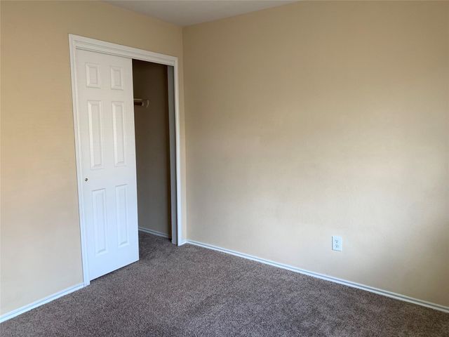 2338 Green Meadows LN, Buda, TX 78610