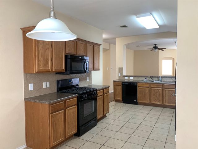 2338 Green Meadows LN, Buda, TX 78610