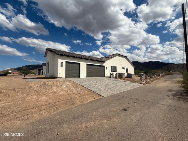 11715 S 39TH Avenue, Laveen, AZ 85339