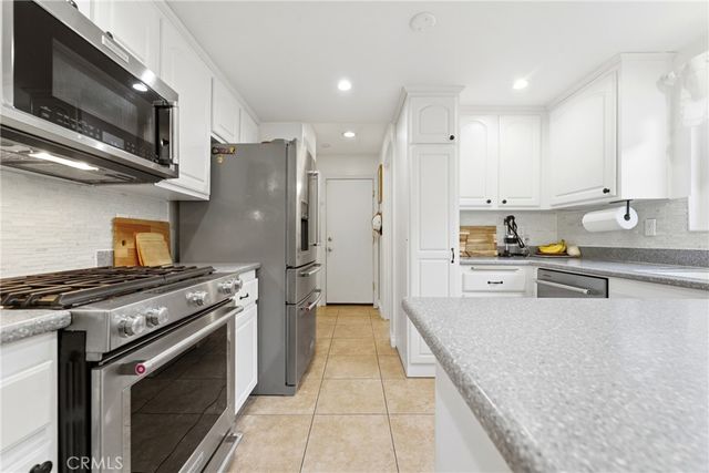 2354 Fan Palm, Corona, CA 92879