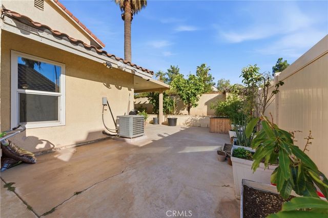 2354 Fan Palm, Corona, CA 92879