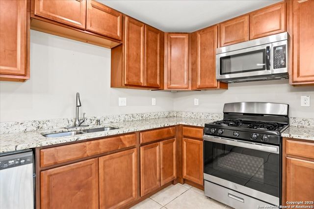 6903 Neston Dr, San Antonio, TX 78239