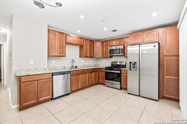 6903 Neston Dr, San Antonio, TX 78239