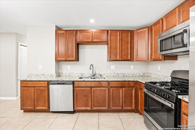 6903 Neston Dr, San Antonio, TX 78239