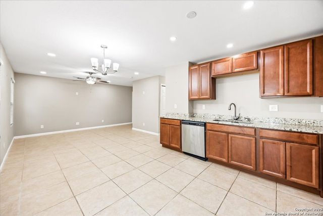 6903 Neston Dr, San Antonio, TX 78239