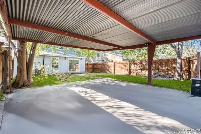 6903 Neston Dr, San Antonio, TX 78239