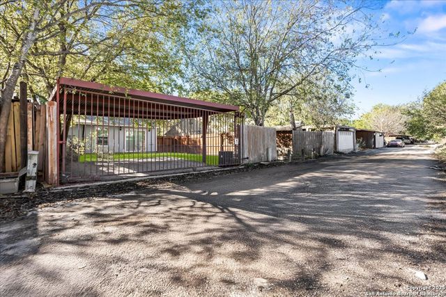 6903 Neston Dr, San Antonio, TX 78239