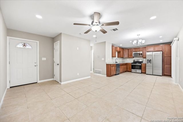 6903 Neston Dr, San Antonio, TX 78239