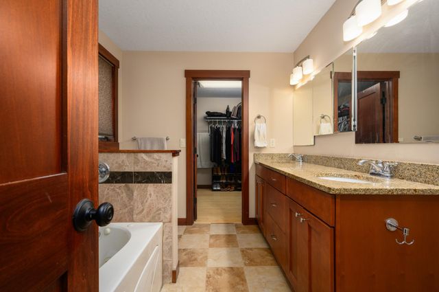 1602 Echo Ridge Road SW, Rochester, MN 55902