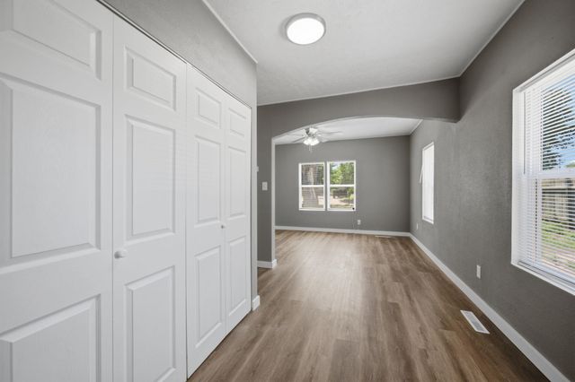 2416 S Pattie Ave, Wichita, KS 67216