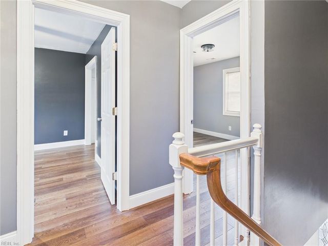 78 Hickory DR, Hartfield, VA 23071