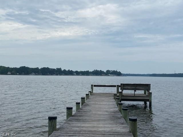 78 Hickory DR, Hartfield, VA 23071