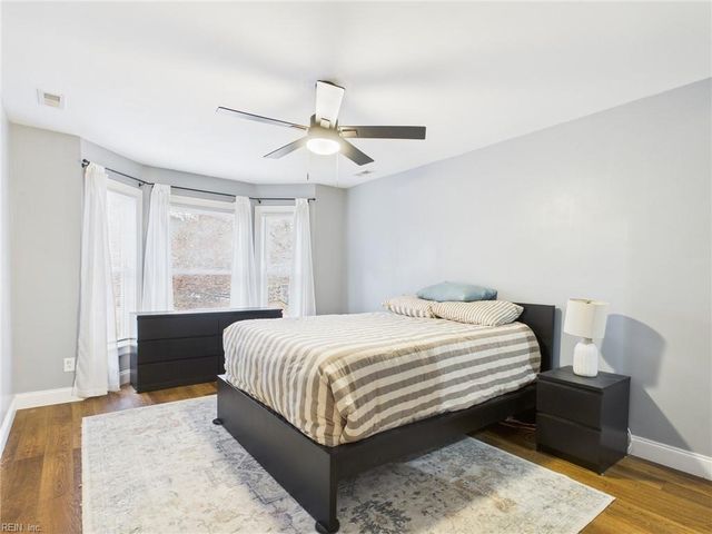 78 Hickory DR, Hartfield, VA 23071