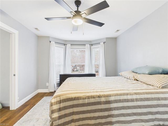 78 Hickory DR, Hartfield, VA 23071