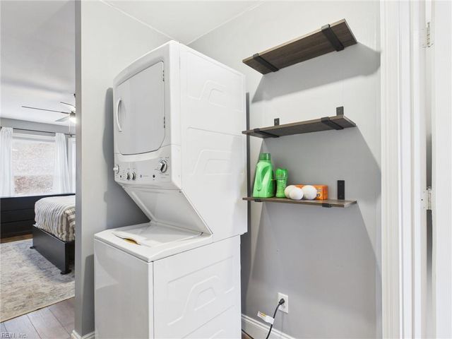 78 Hickory DR, Hartfield, VA 23071