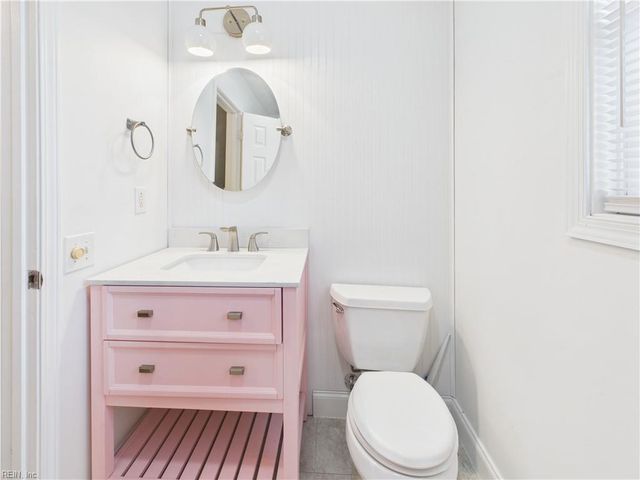 78 Hickory DR, Hartfield, VA 23071