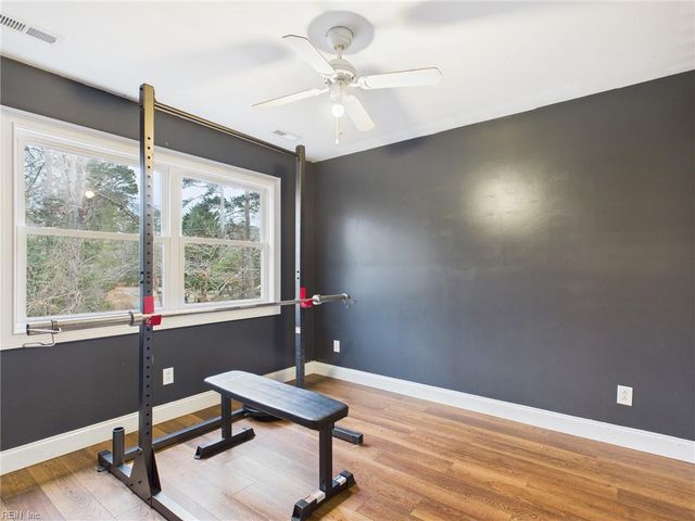 78 Hickory DR, Hartfield, VA 23071