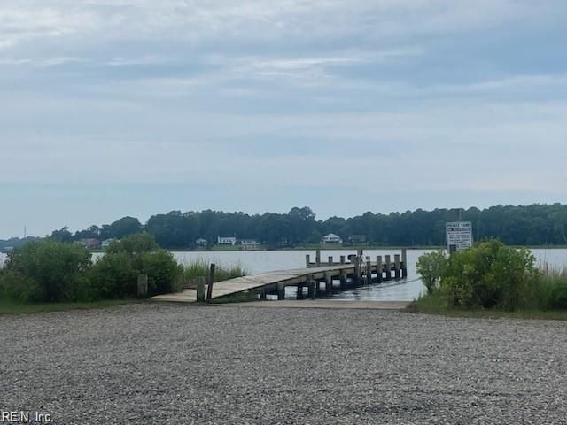 78 Hickory DR, Hartfield, VA 23071