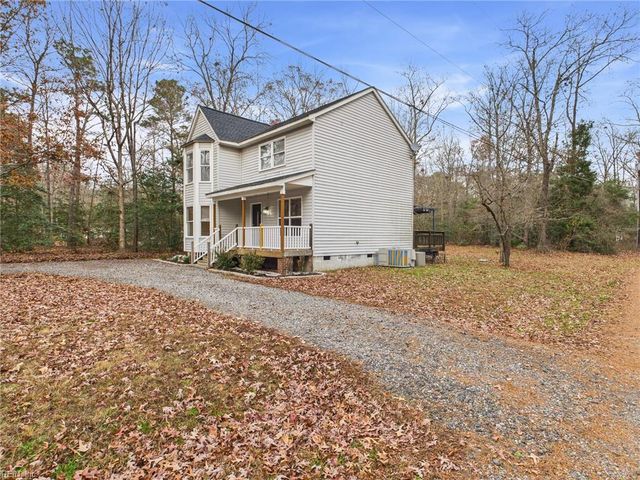 78 Hickory DR, Hartfield, VA 23071