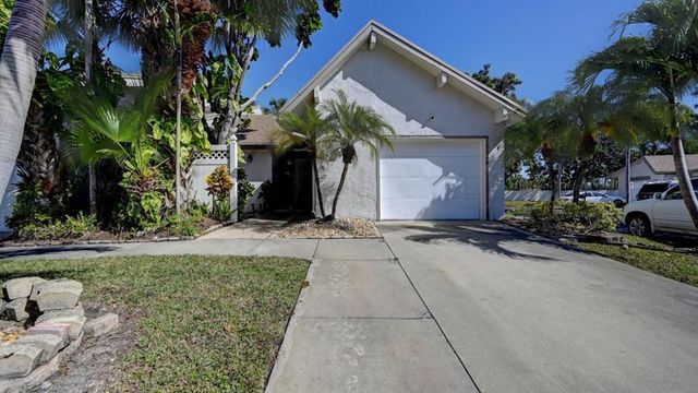 6660 Canary Palm Circle, Boca Raton, FL 33433
