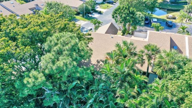 6660 Canary Palm Circle, Boca Raton, FL 33433