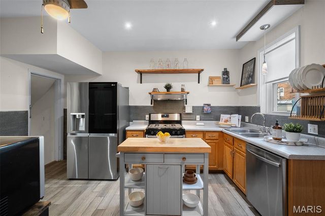 2842 Knox Court, St Louis, MO 63139