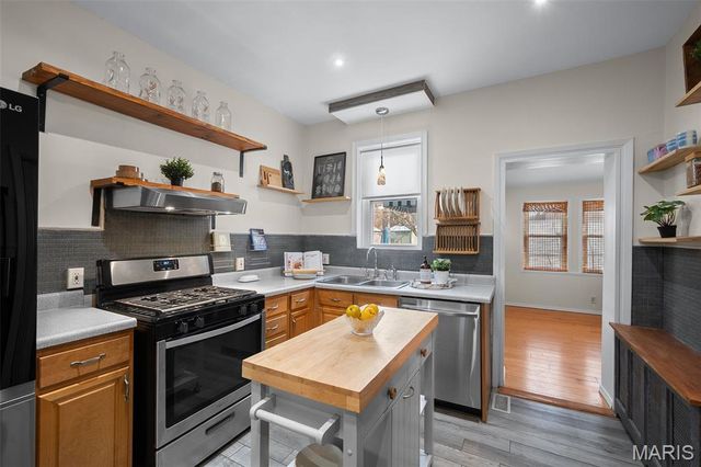 2842 Knox Court, St Louis, MO 63139