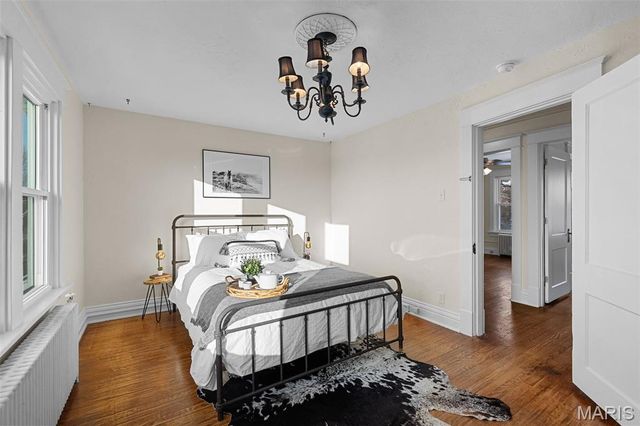 2842 Knox Court, St Louis, MO 63139