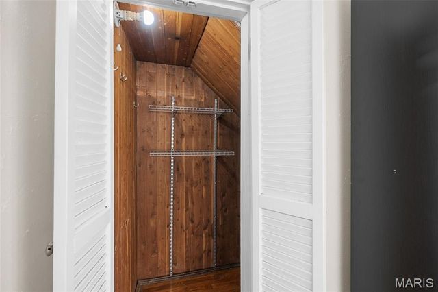 2842 Knox Court, St Louis, MO 63139