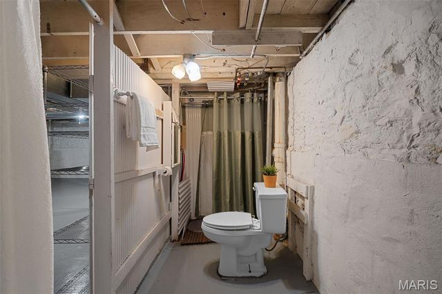 2842 Knox Court, St Louis, MO 63139