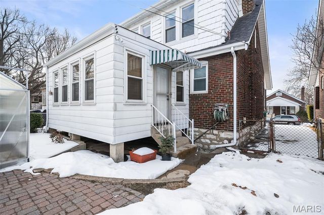 2842 Knox Court, St Louis, MO 63139