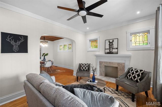 2842 Knox Court, St Louis, MO 63139