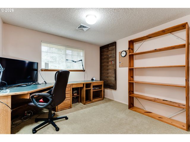 1230 DEBRICK Rd, Eugene, OR 97401