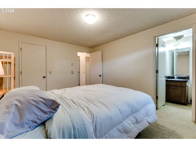 1230 DEBRICK Rd, Eugene, OR 97401