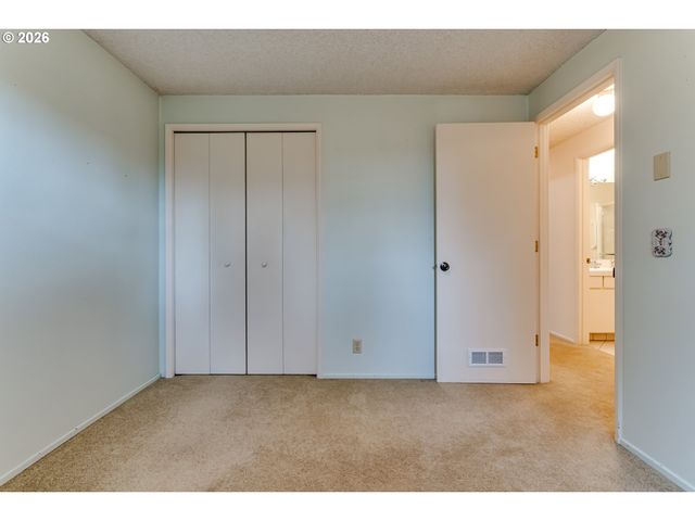 1230 DEBRICK Rd, Eugene, OR 97401