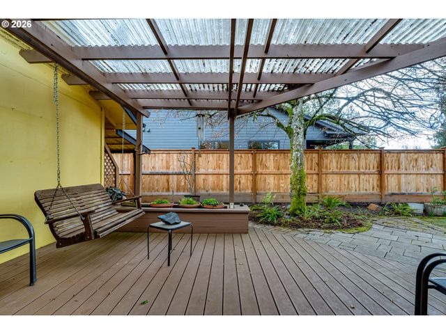 1230 DEBRICK Rd, Eugene, OR 97401