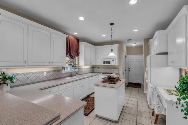 12319 Pebble View Drive, Conroe, TX 77304