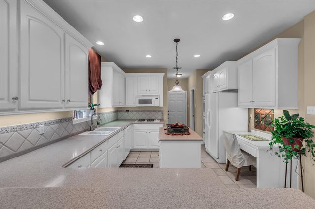 12319 Pebble View Drive, Conroe, TX 77304