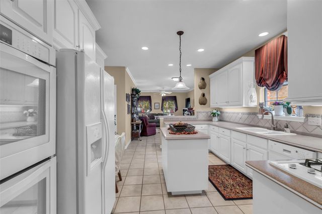 12319 Pebble View Drive, Conroe, TX 77304