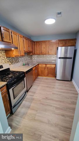 151 STEEPLECHASE CT, Deptford, NJ 08096
